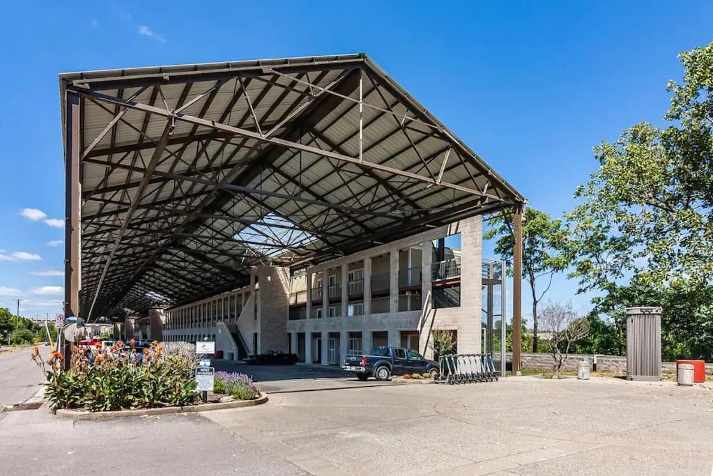 Downtown Nashville Riverfront Condo Exterior photo